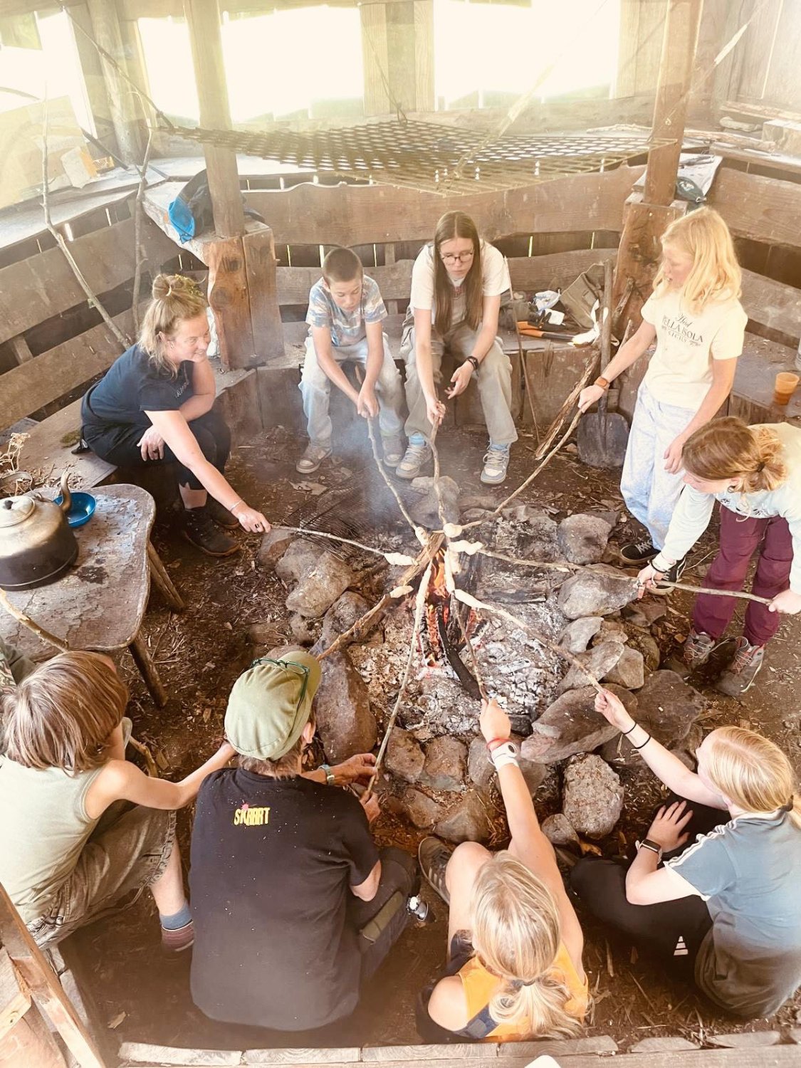 Kampvuurhut op Wanyi Park in Viroinval
